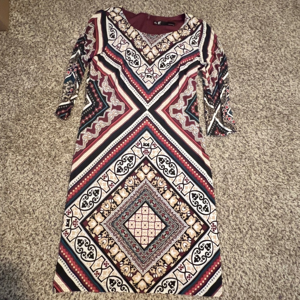 Leslie Fay Womens 6 Geometric Medallion Print 3/4 Sleeve Sheath Dress Burgundy
